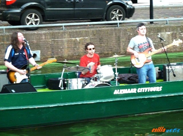_dave_mchugh_band_on_the_boat19.jpg