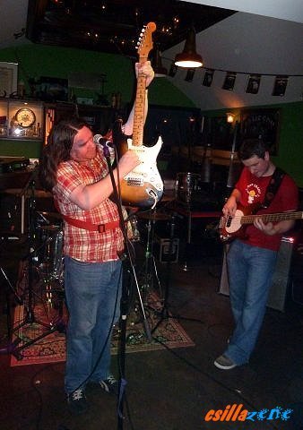 _dave_mchugh_band_at_gunnerys11.jpg