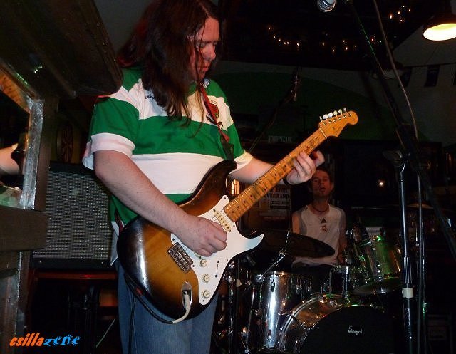 _dave_mchugh_band_at_gunnerys14.jpg