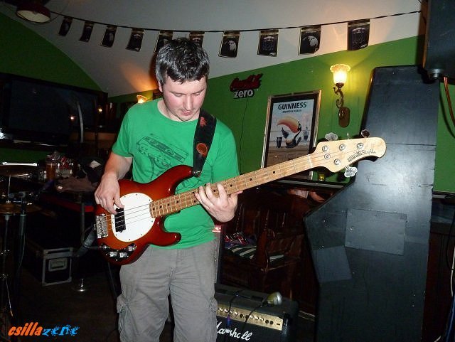 _dave_mchugh_band_at_gunnerys15.jpg