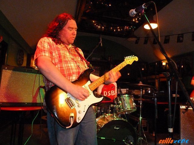 _dave_mchugh_band_at_gunnerys4.jpg