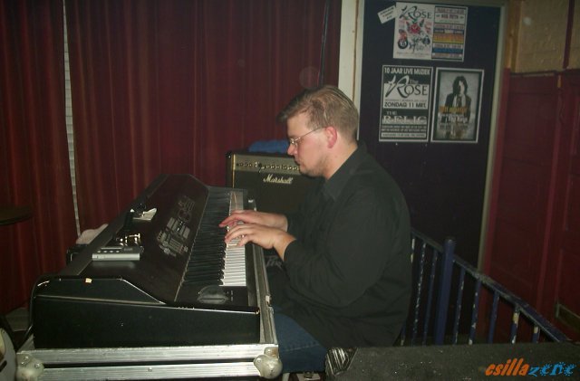 _peter_mller_on_piano.jpg