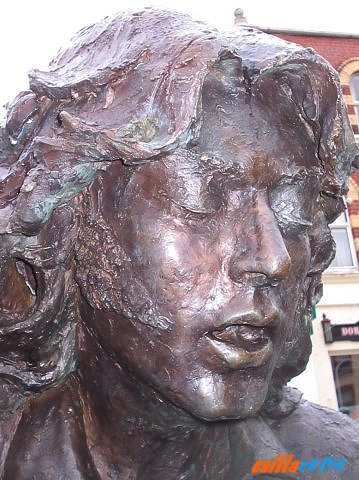 _rory_gallagher_statue11.jpg