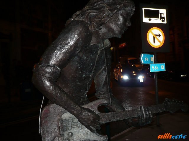 _rory_gallagher_statue18.jpg