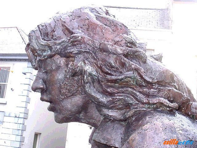 _rory_gallagher_statue9.jpg