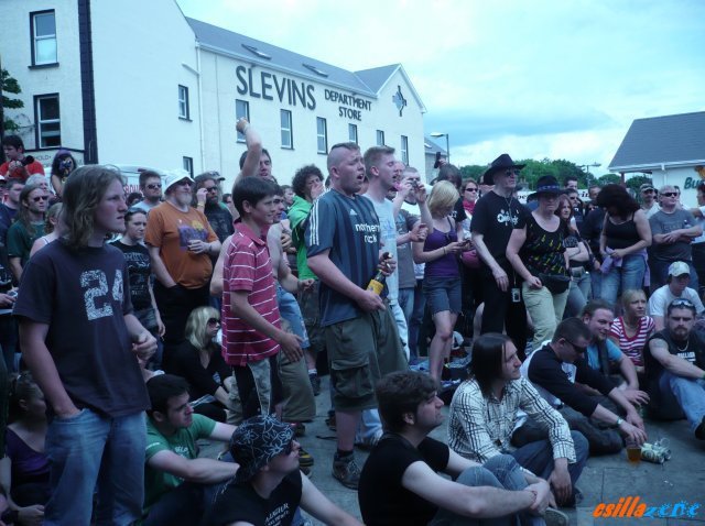 _crowd.jpg