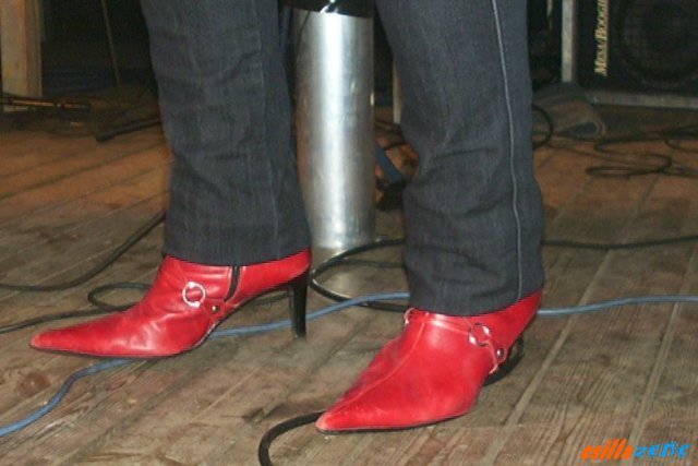 _red_boots.jpg