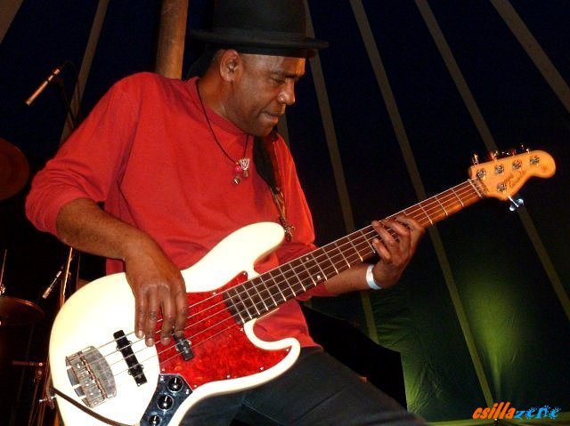 _julian_sas_band15.jpg