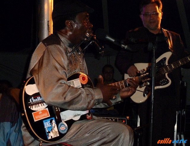 _terry_harmonica_bean.jpg