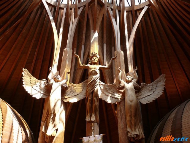 _church_inside3.jpg