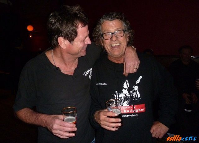 _cafe_de_zon_and_crew46.jpg