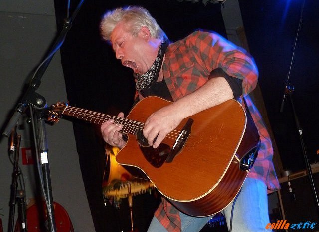 _acoustic_gig_for_rory20.jpg