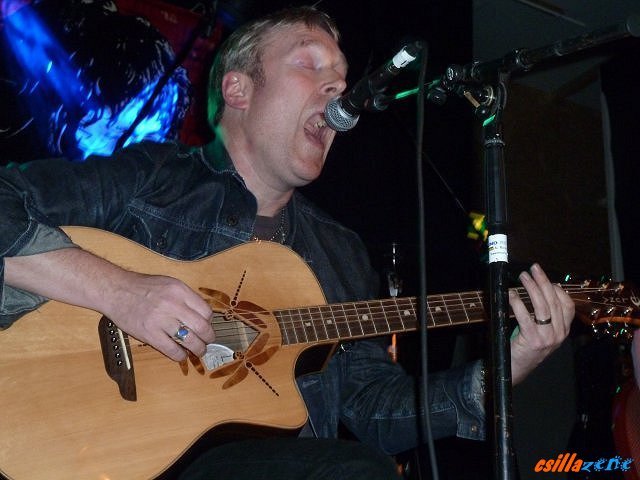 _acoustic_gig_for_rory22.jpg