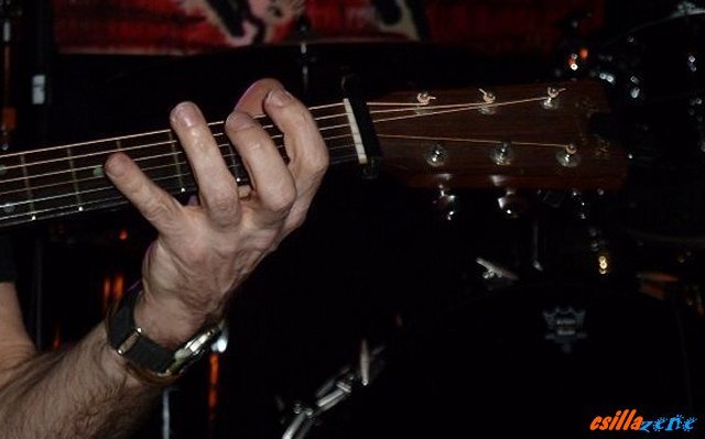 _acoustic_gig_for_rory7.jpg