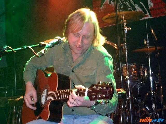 _acoustic_gig_for_rory10.jpg