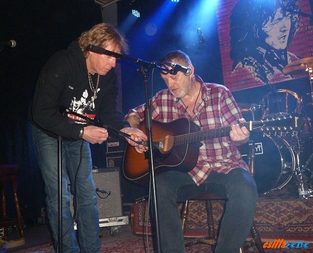 _acoustic_gig_for_rory38.jpg