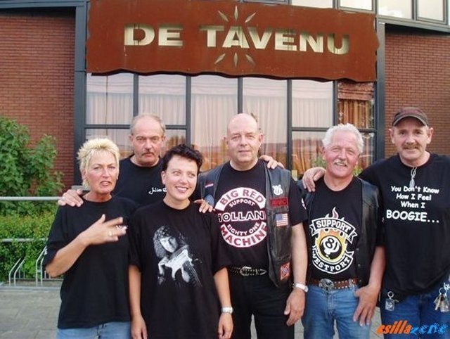 _die_hard_sas_fans.jpg